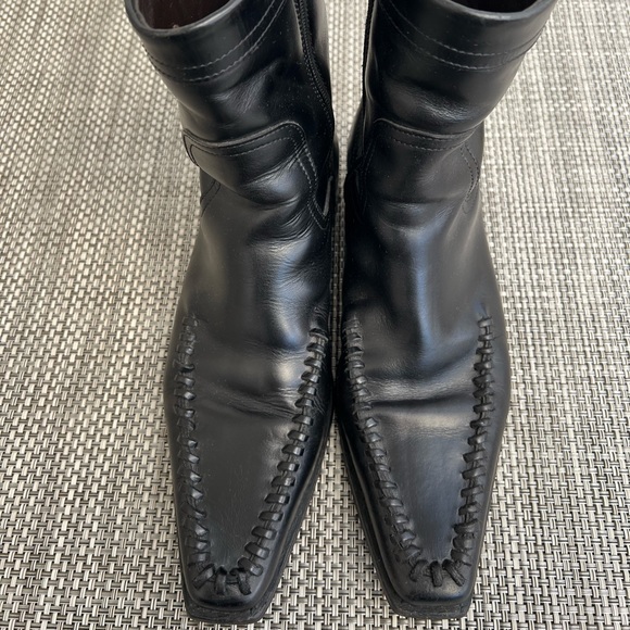 Men’s “DSQUARED2” Black Leather Boots With Braided Design